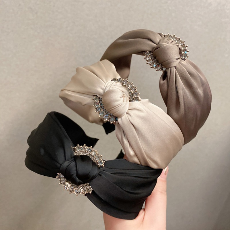 Quality Travel Accessories - New High Quality Pleated Satin with